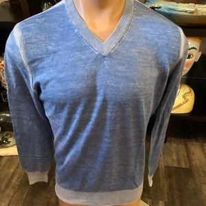 Gray Saks Fifth Avenue Hombre Blue Sweater